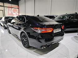 تۆیۆتا کامری